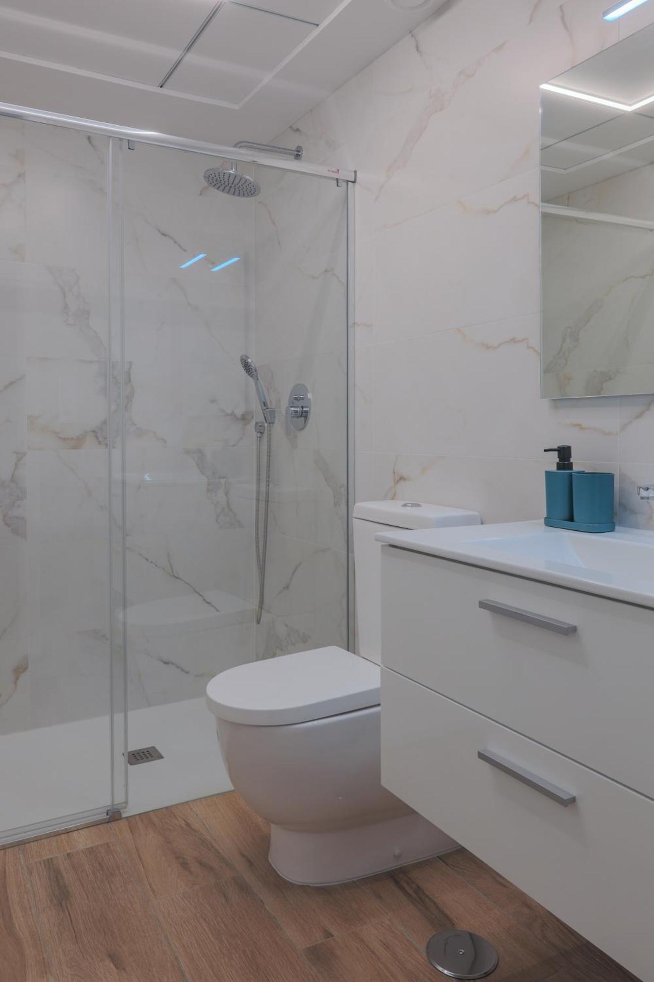 Luxury 2 Bedroom Apartment By Coeli Holidays ロス・アルカサレス エクステリア 写真