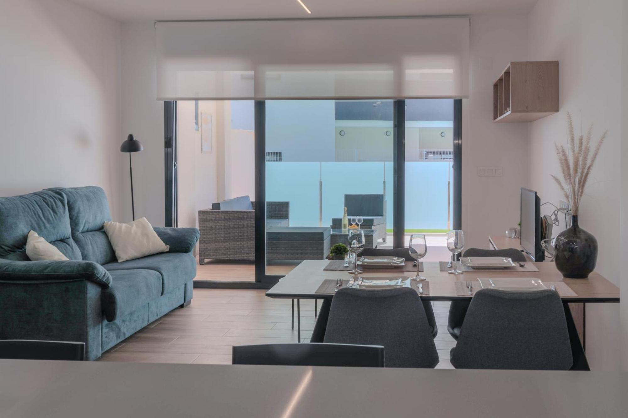 Luxury 2 Bedroom Apartment By Coeli Holidays ロス・アルカサレス エクステリア 写真