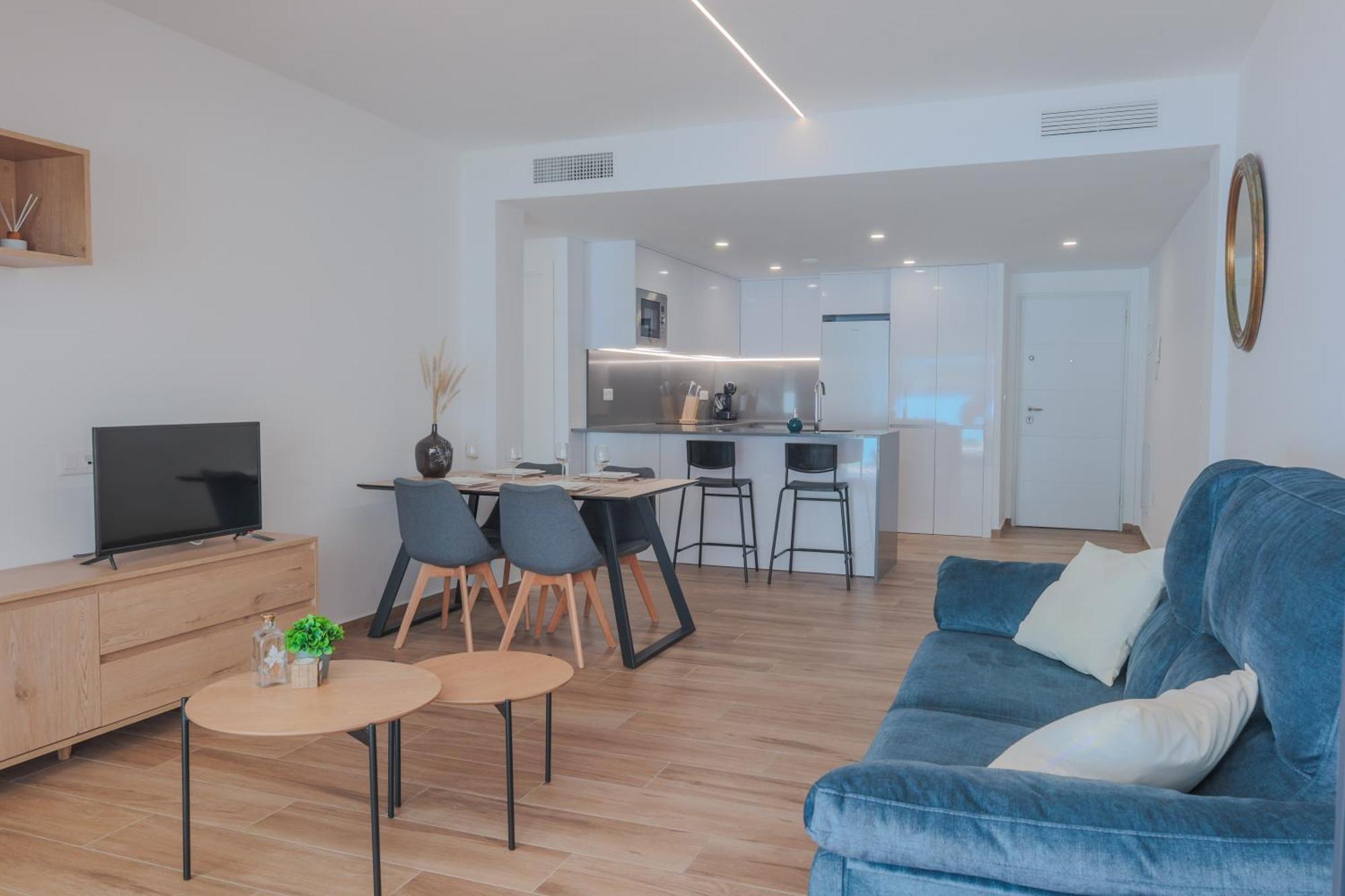 Luxury 2 Bedroom Apartment By Coeli Holidays ロス・アルカサレス エクステリア 写真